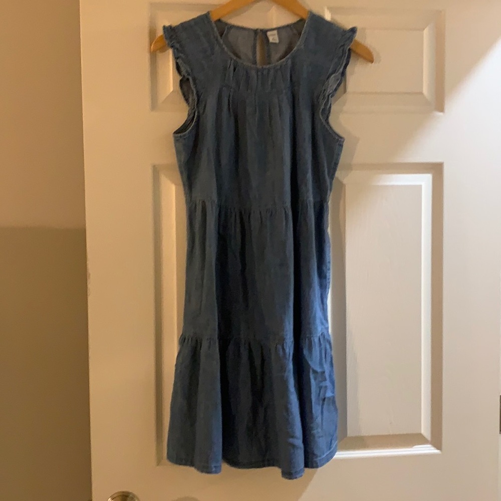 Old Navy ruffle sleeve chambray tiered dress